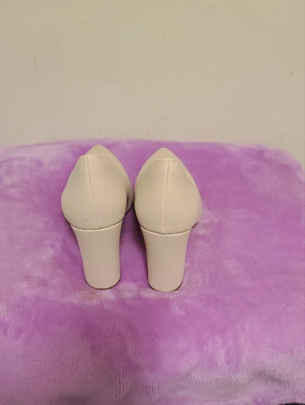 Women’s Pointed-Toe Block Heel Pumps in Pale Pink